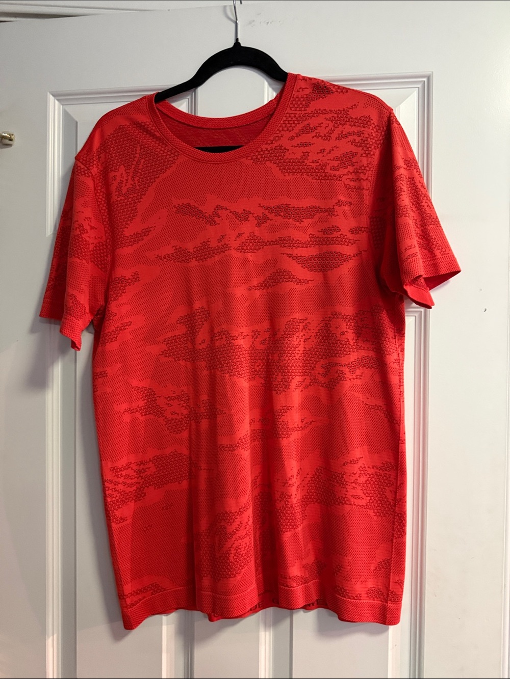 Men's Performance Crew Neck Shirt